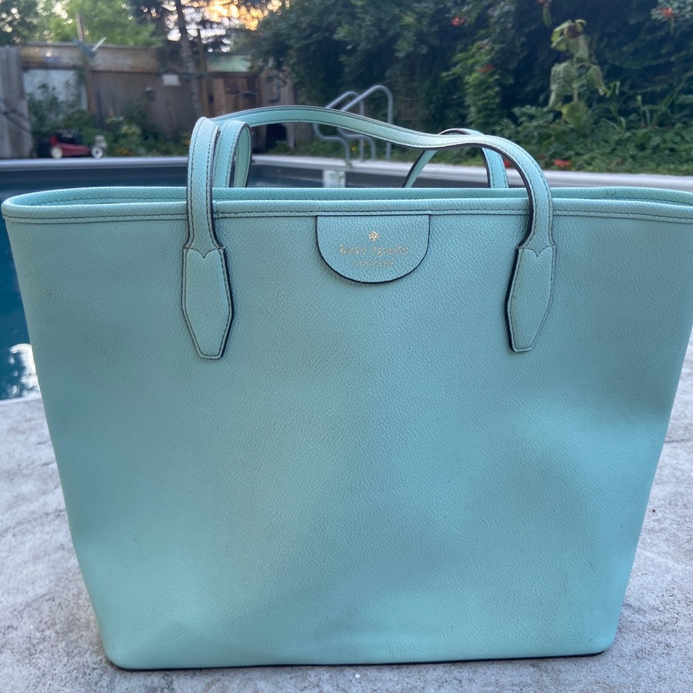 Kate Spade new york large aquamarine leather tote great zipper